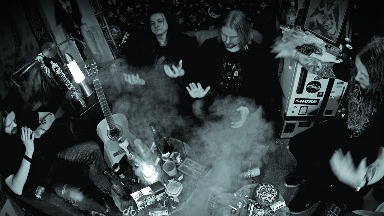 Atomikylä band photo