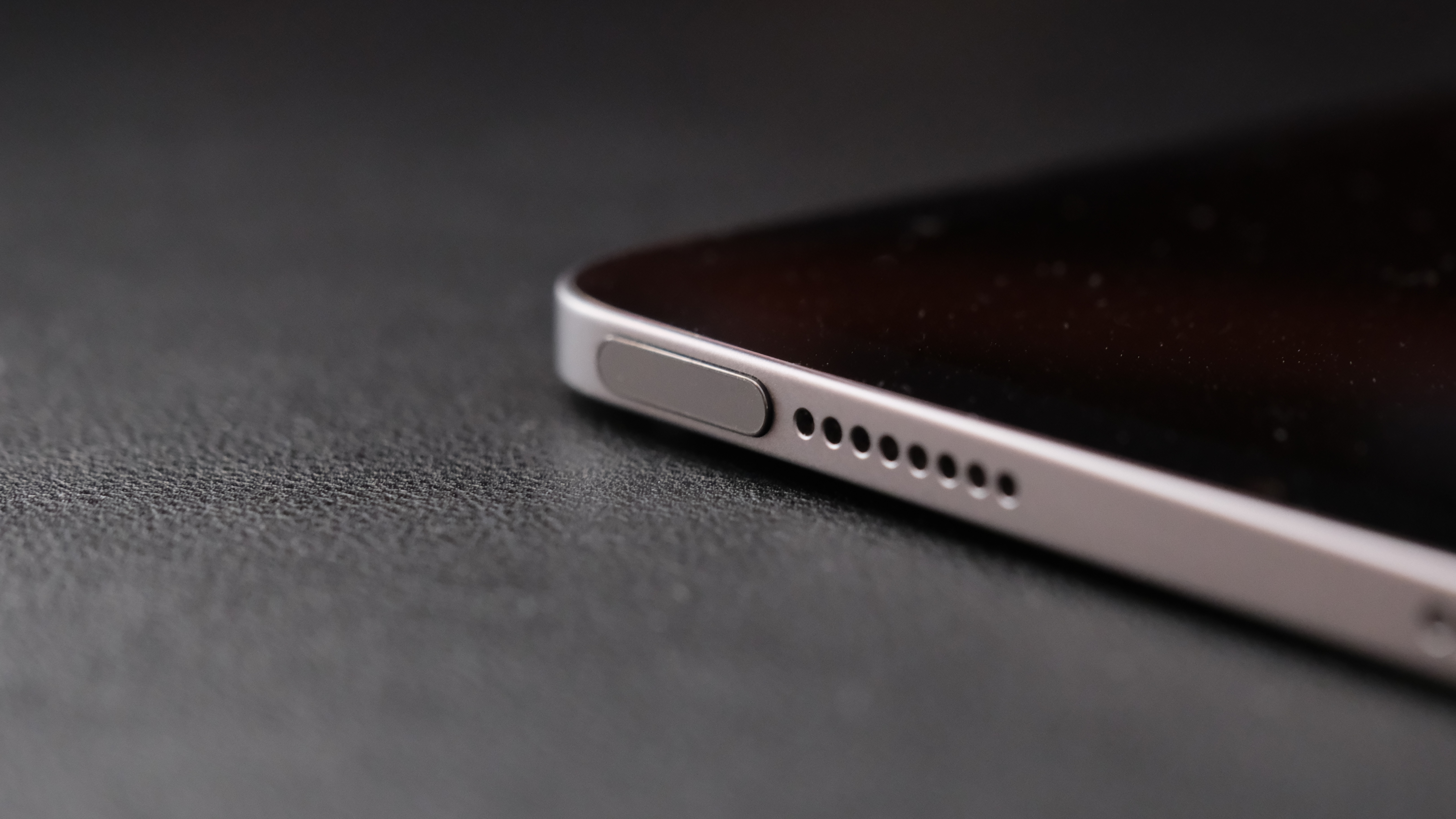 Close up of the power button on an Apple iPad Mini A17 Pro (2024) tablet