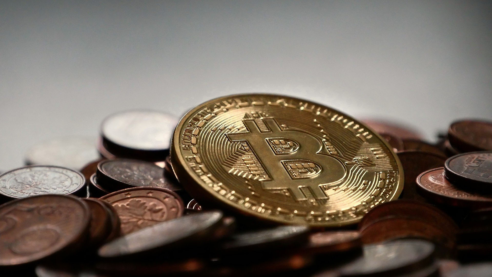  El Salvador becomes the first country to adopt Bitcoin as an official currency 