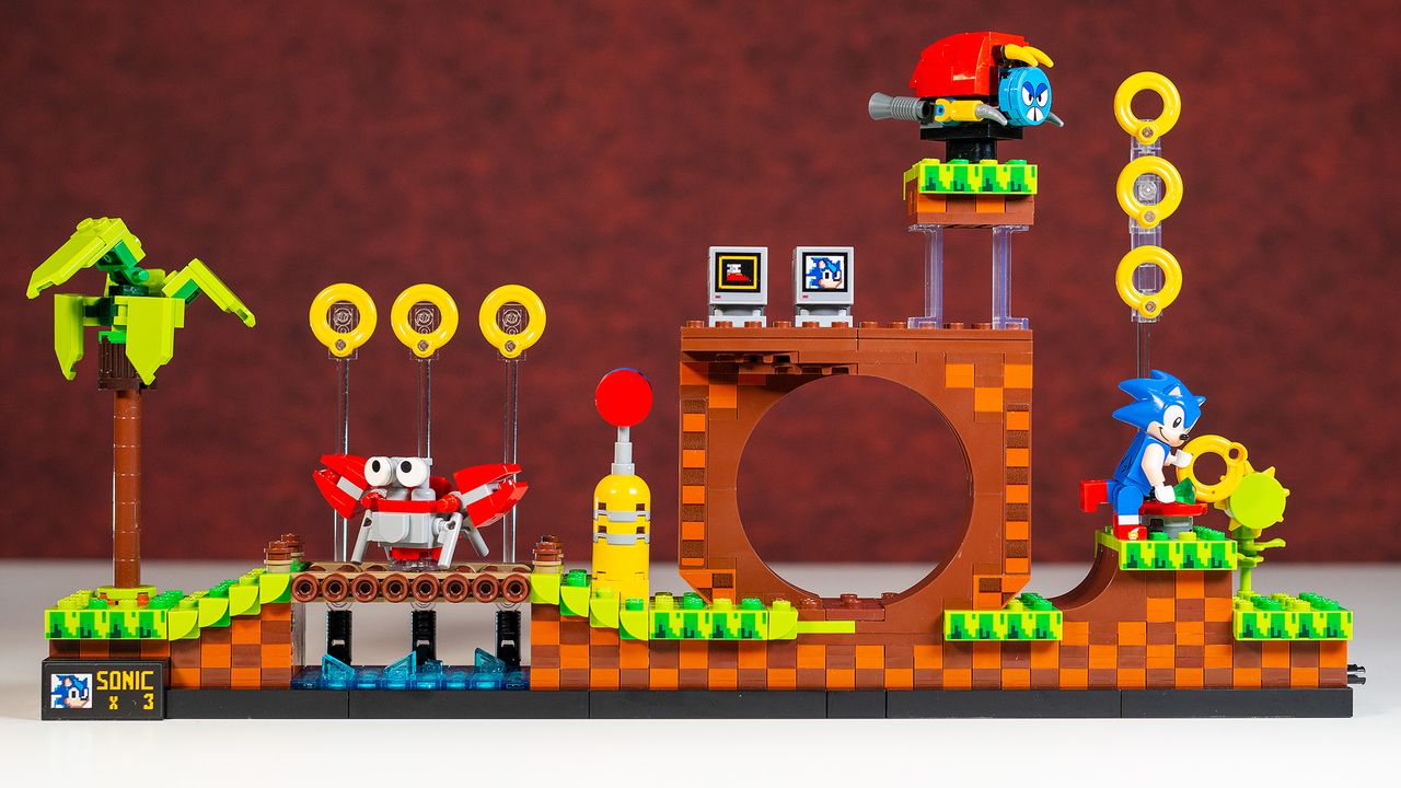 Lego Sonic the Hedgehog - Green Hill Zone build in various stages
