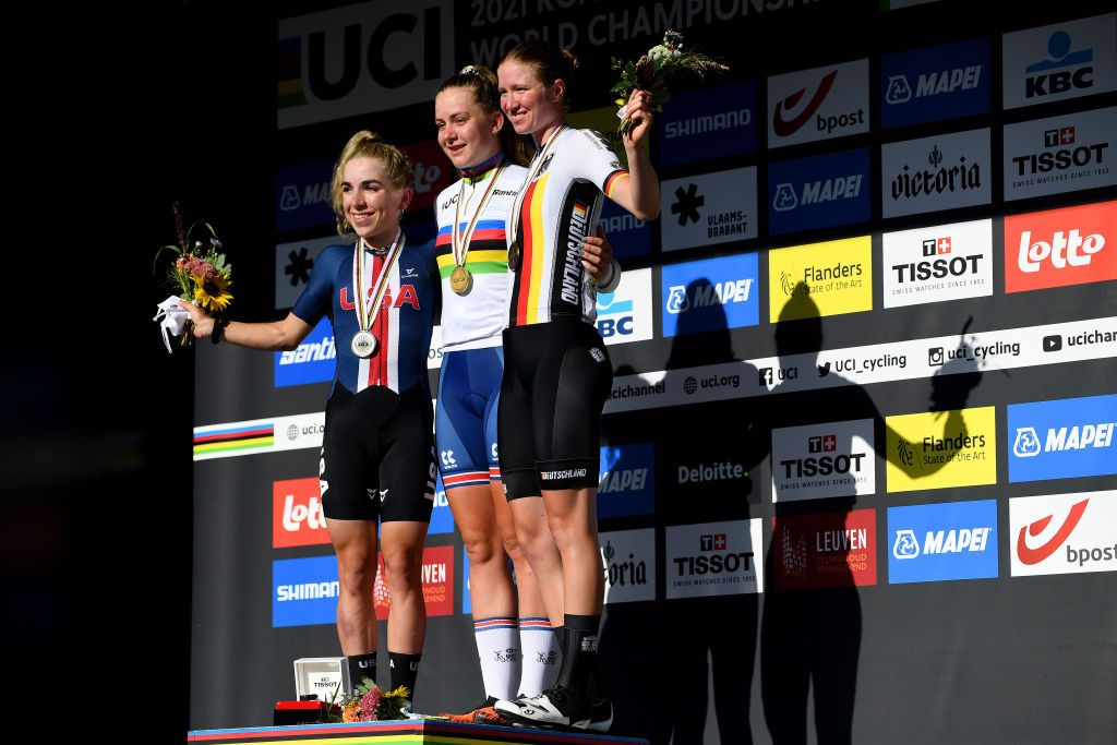 LEUVEN BELGIUM SEPTEMBER 25 LR Silver medalists Kaia Schmid of United States gold medalists Zoe Backstedt of Great Britain and bronze medalists Linda Riedmann of Germany pose on the podium during the medal ceremony after the 94th UCI Road World Championships 2021 Women Junior Road Race a 752km race from Leuven to Leuven flanders2021 on September 25 2021 in Leuven Belgium Photo by Tim de WaeleGetty Images