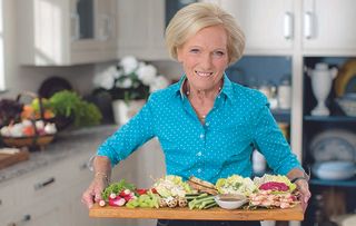 Beef and ale stew, a showstopping pizza, a ‘jolly rich’ artichoke dip and a white chocolate and raspberry cheesecake are on the menu as Mary demonstrates how to cook for a crowd