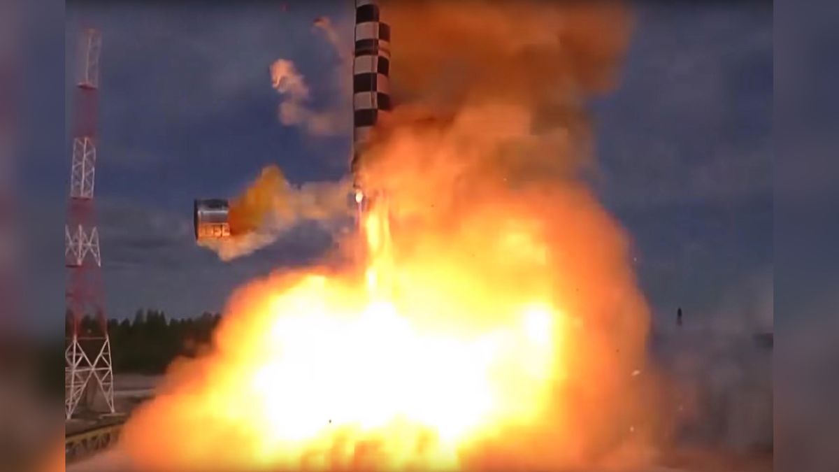 On July 19, 2018, Russia completed a drop test of the RS-28 Sarmat liquid-fueled superheavy intercontinental ballistic missile. 