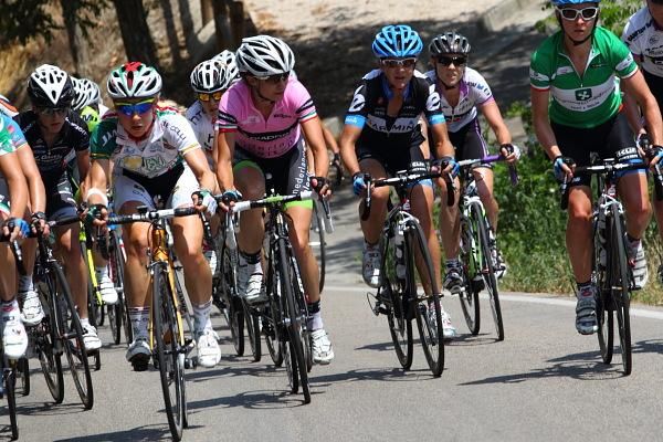 Marianne Vos (Nederland Bloeit) watches whilst Emma Pooley (Garmin-Cervelo) stands up on the pedals