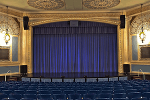 Farber Sound Brings State-of-the-Art Sound to Historic Paramount Theatre with Harman&#039;s JBL VRX Constant Curvature Arrays and Soundcraft SI3 Console