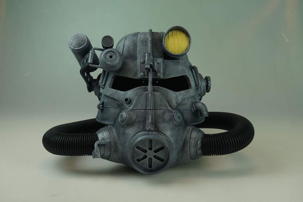 Make your own Fallout Power Armor helmet (fusion core not required