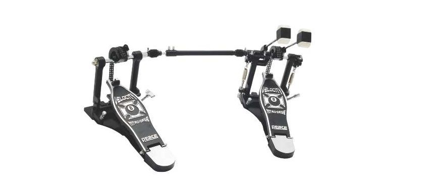 The full-length baseplates include a pair of fi nger tightened spikes and can be adjusted through three positions