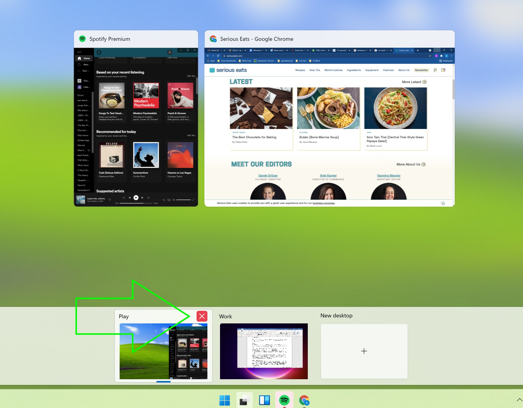 Представление задач Windows 11 с зеленой стрелкой, выделяющей кнопку закрытия рабочего стола