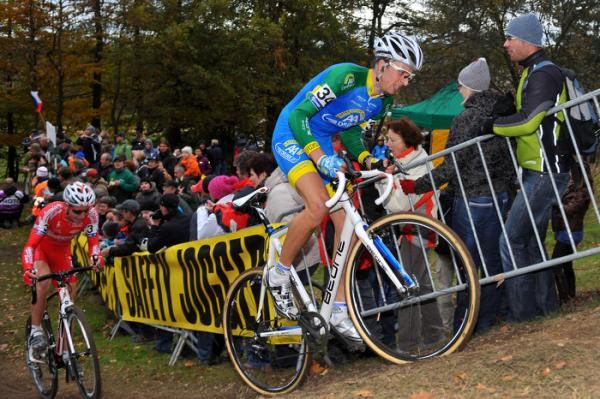 Thijs van Amerongen (AA Drink Cycling Team) en route to a 15th place finish.