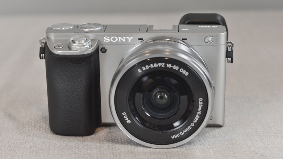 Sony launches super quick A6000 CSC and hopes to displace DSLR