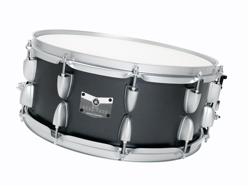 the snare has an aggressive woody core that powers backbeats solidly.