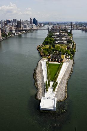 The park sits on the southern tip of Roosevelt Island in the East River of New York City
