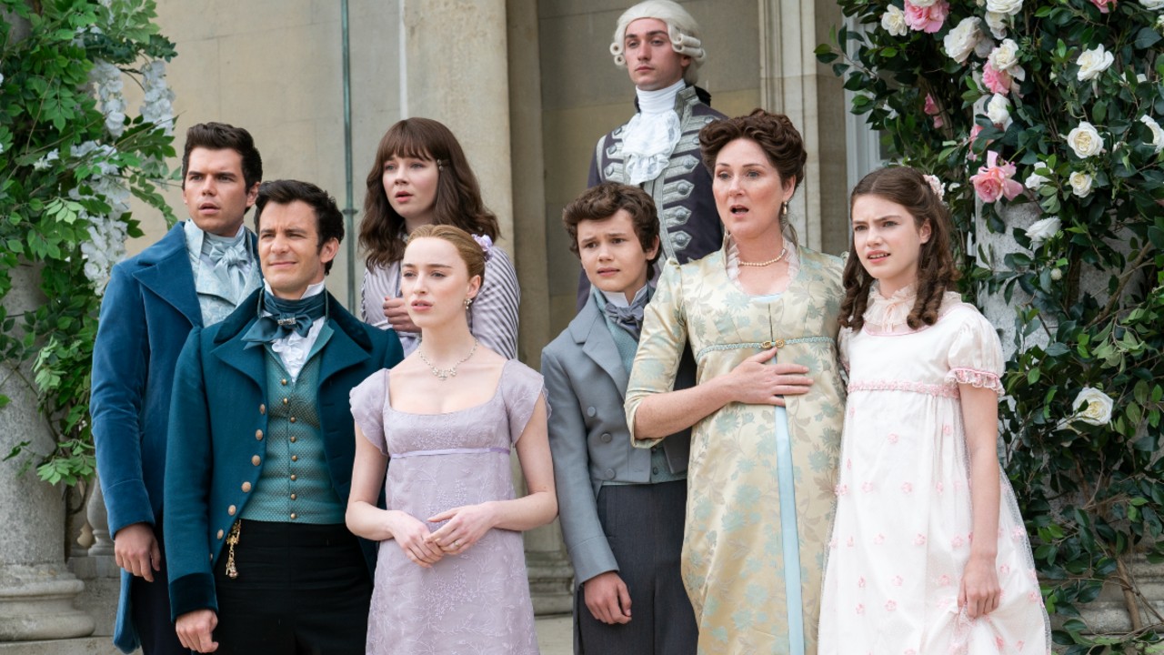 From left to right: Colin, Benedict, Eloise, Daphne, Gregory, Lady Bridgerton and Hyacinth in Bridgerton. 