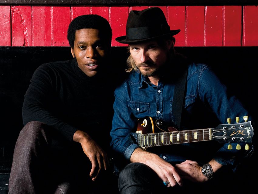 The singer and guitarist have an unmistakable chemistry.