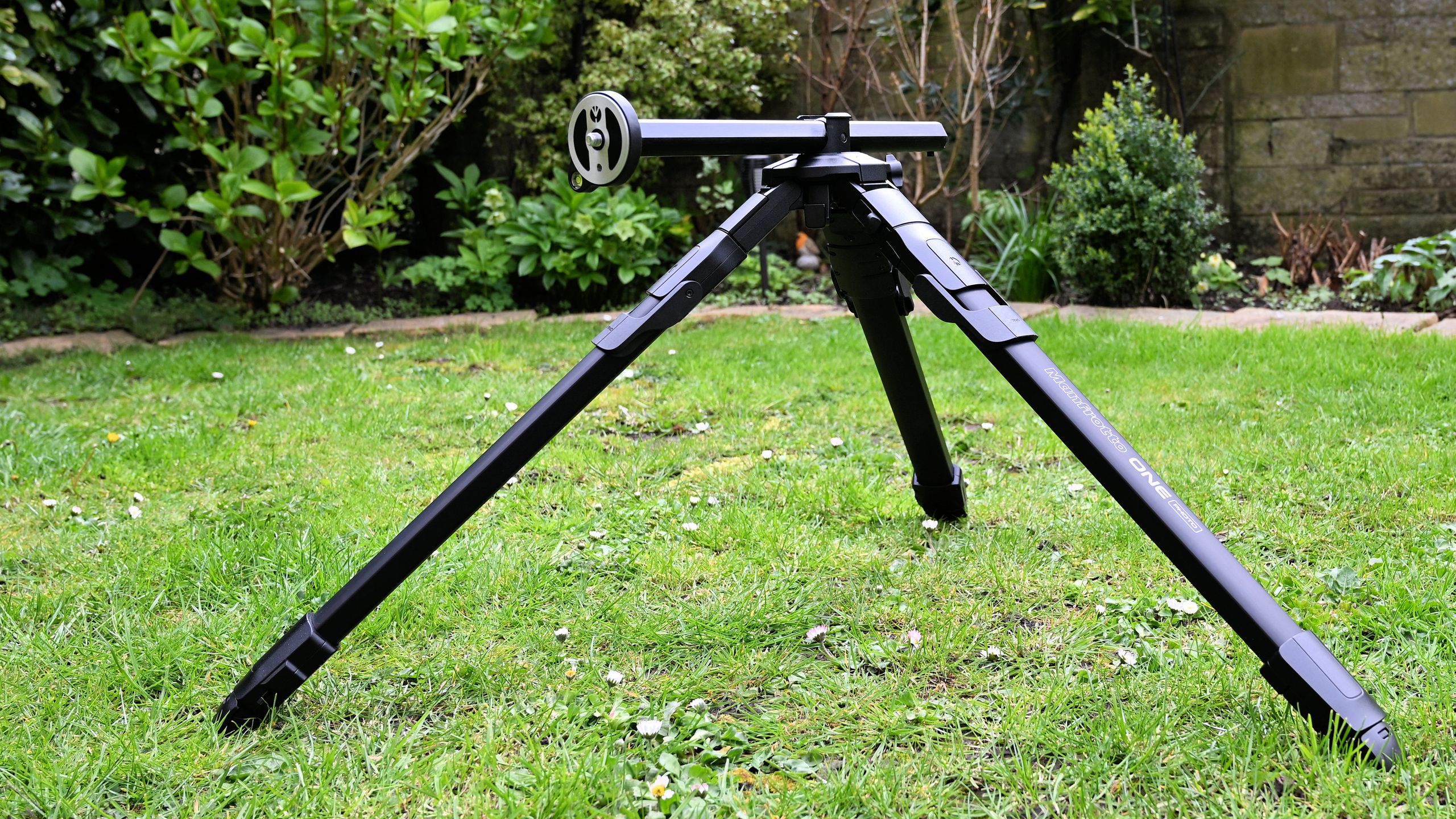 Manfrotto ONE Photo Tripod Offers Fast Setup for Photographers