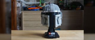 Lego Star Wars The Mandalorian Helmet 75328_Front view in 21 by 9 ratio