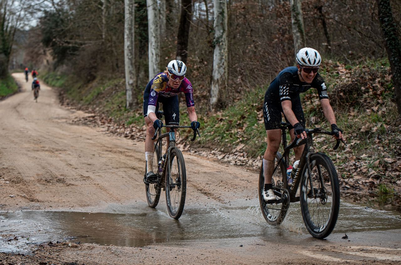 Geerike Schreurs and Rosa Kl&ouml;ser mark each other on stage 1