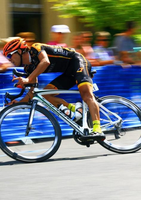 Jesse Anthony (Optum p/b Kelly Benefits Strategy) breaks with three laps left and takes a lead.