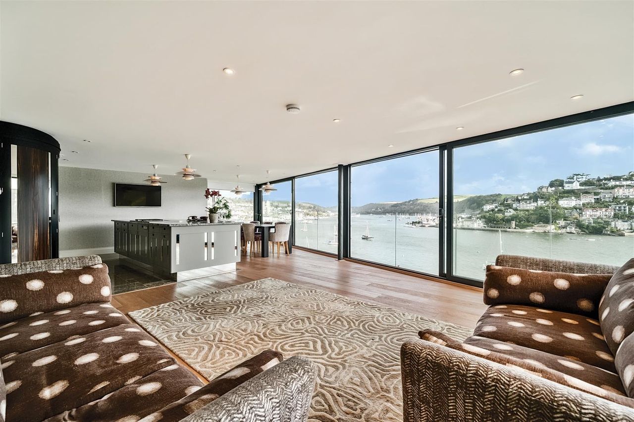 Living room with sea views.