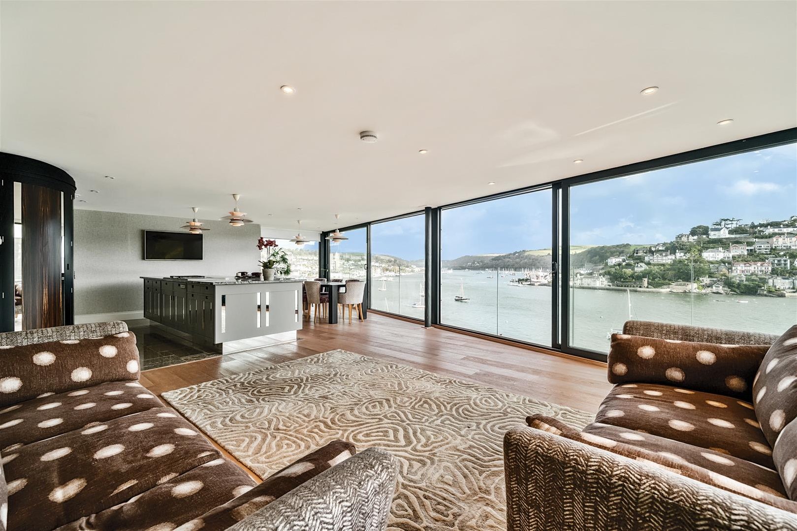 Living room with sea views.