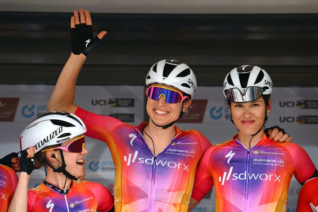 WEINFELDEN SWITZERLAND JUNE 17 LR Niamh FisherBlack of New Zealand Marlen Reusser of Switzerland and Marie Schreiber of Luxembourg and Team SD Worx prior to the 3rd Tour de Suisse Women 2023 Stage 1 a 56km stage from Weinfelden to Weinfelden UCIWWT on June 17 2023 in Weinfelden Switzerland Photo by Dario BelingheriGetty Images