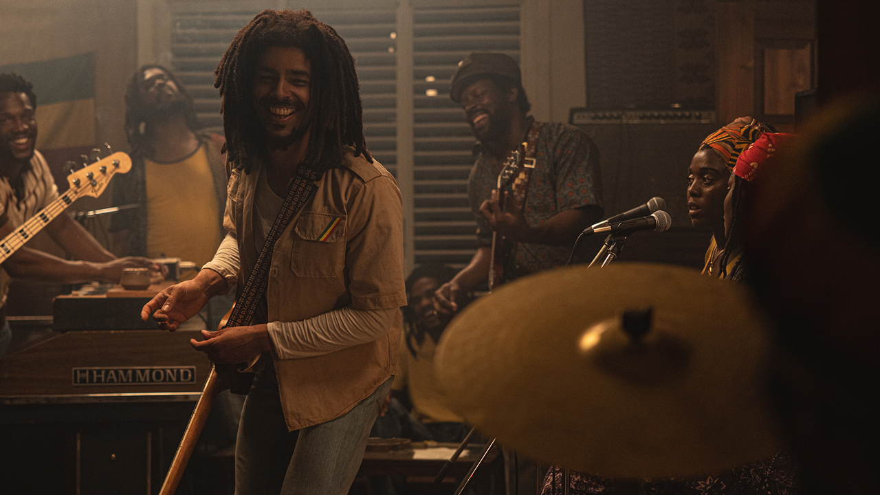 Kingsley Ben-Adir como Bob Marley en Bob Marley: Un amor