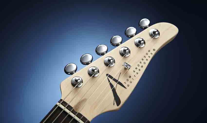 The Raven features Anderson locking tuners with staggered-height posts