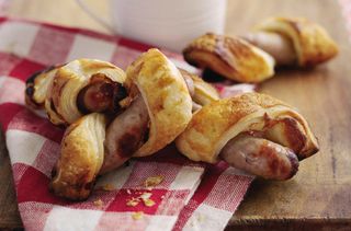 canape recipe_Twisty sausage rolls