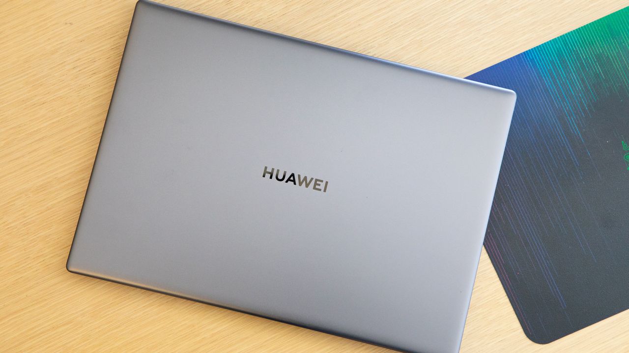 MateBook X Pro key travel in use