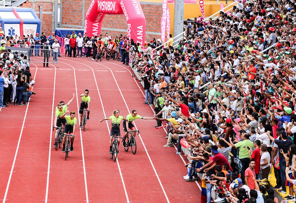 Holowesko-Citadel at the Oro y Paz team presentation in Colombia