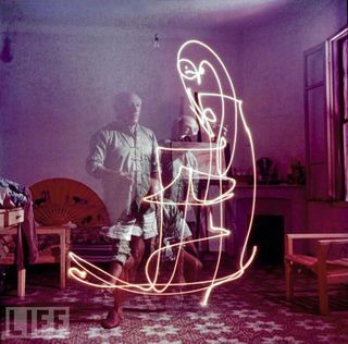 Light painting: Picasso