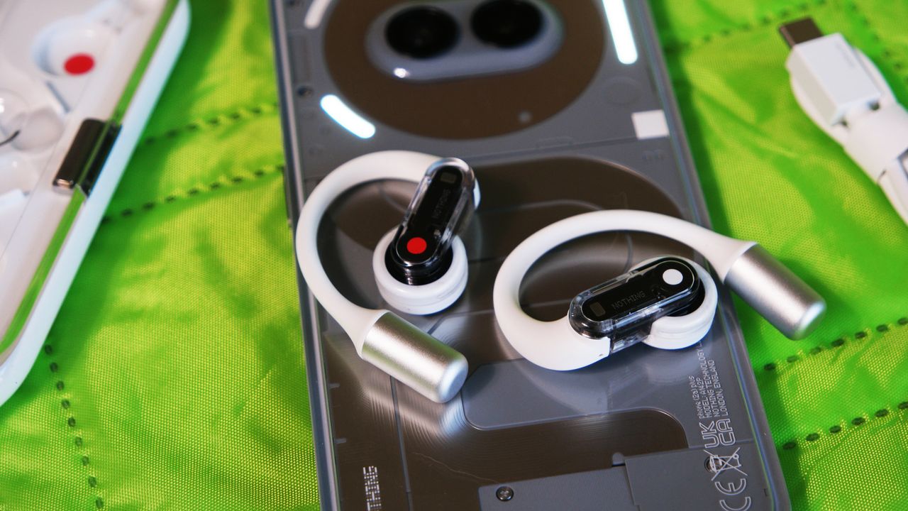 Nothing is refreshing the Ear (open) with a color that stands out