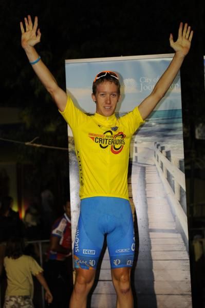 Cameron Meyer (Garmin-Transitions) in the leader's Jersey.