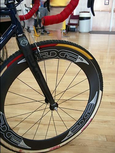 FMB doesn't offer tires in this color but we would imagine more than a handful of people will get inspired to crack out the markers after seeing this.