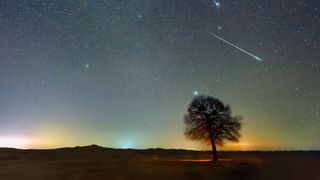 Gemini Season 2022: The Geminid meteor shower on December 13, 2020 was photographed in the Kubuqi Desert of Inner Mongolia, China