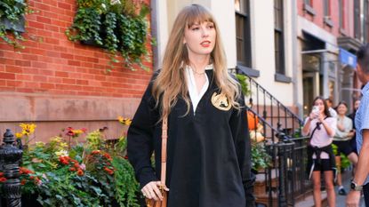 taylor swift wears a rugby shirt as a dress as the no-pants trend