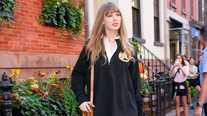 Taylor Swift Just Wore the Practical Shoe Seen on Hailey Bieber