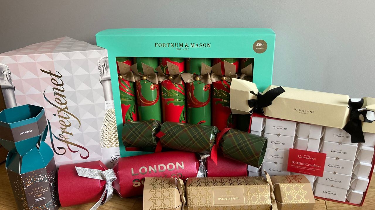 The best luxury Christmas crackers 2022 for every festive table Woman