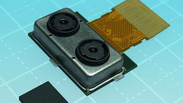 Toshiba battles the photobombers with dual-camera module for mobile