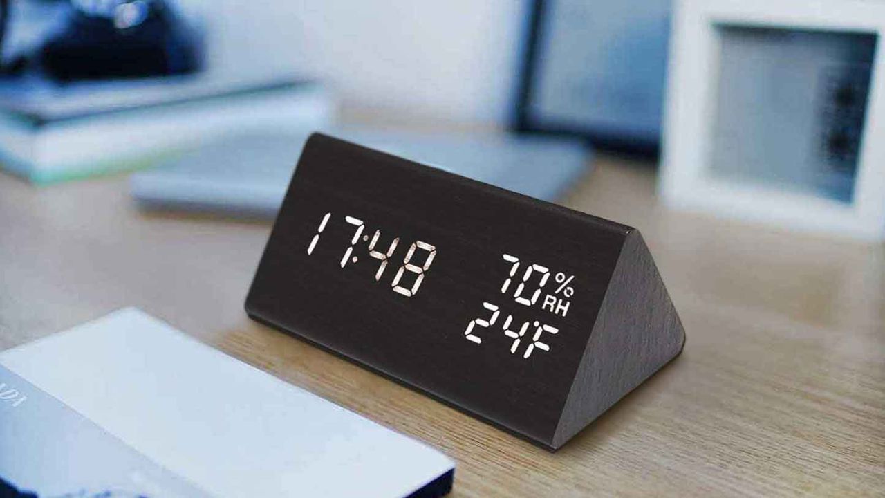 Best desk clock: JALL Digital Alarm Clock