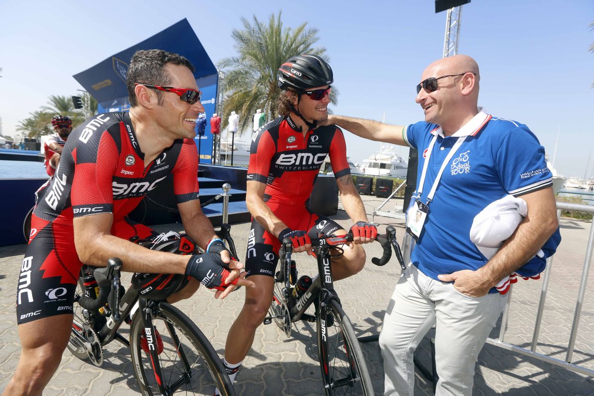 Manuel Quinziato and Daniel Oss chat with Paolo Bettini at the Dubai Tour.