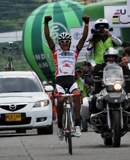 Juan Alejandr Garcia (GW Shimano-Chec-Edeq-Envia) wins the stage
