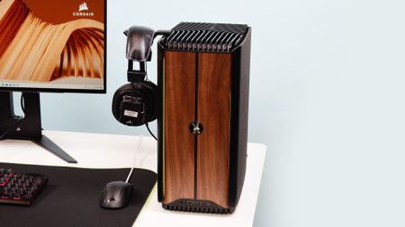 A Corsair One i500 on a desk