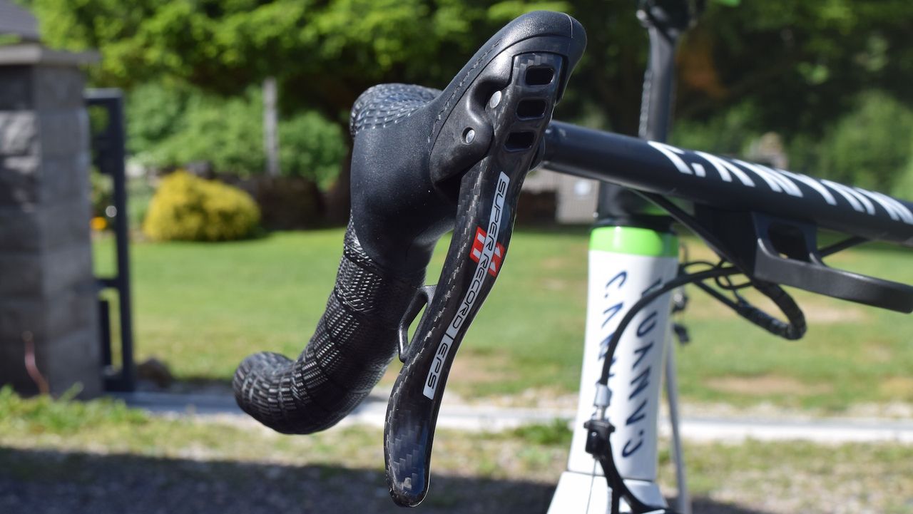 A detailed look at the Campagnolo Super Record EPS shifters