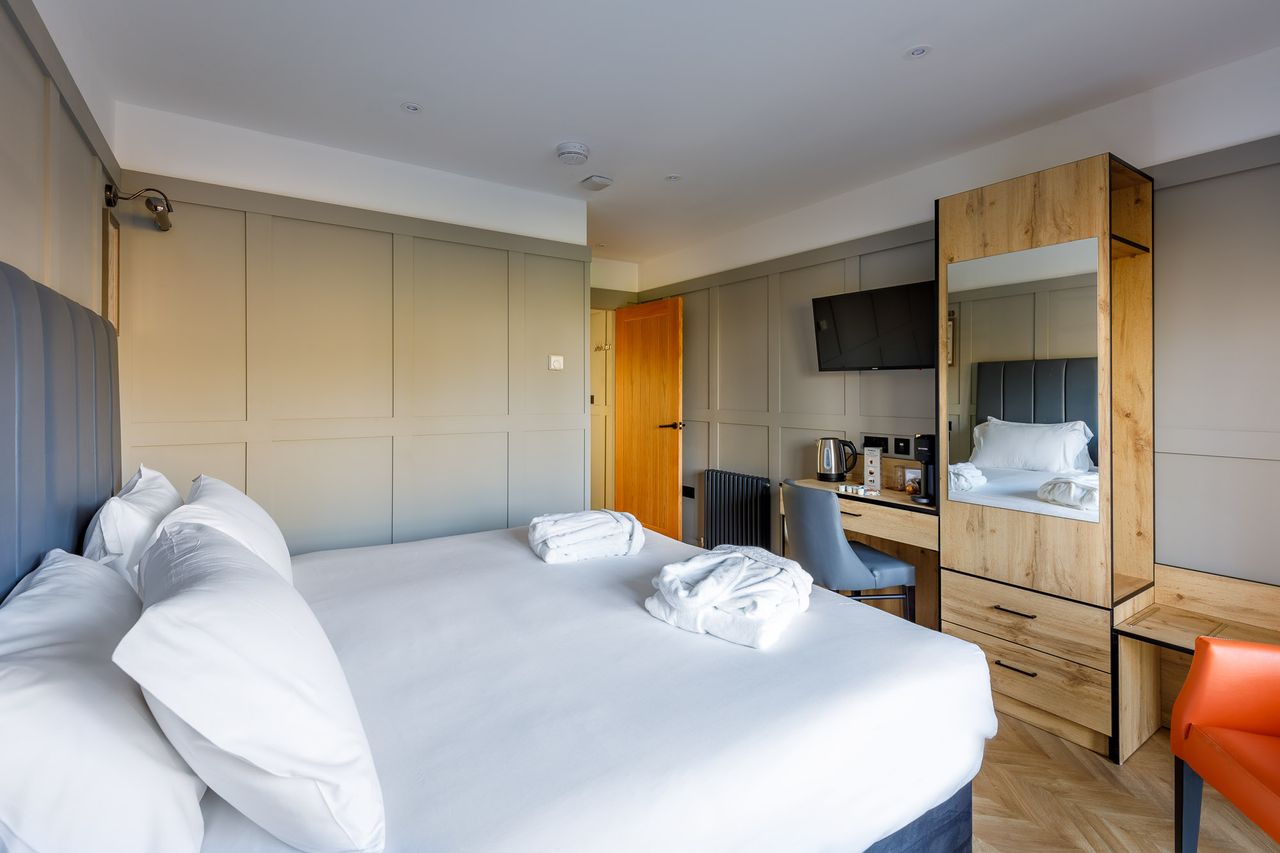 The Springs GC bedroom
