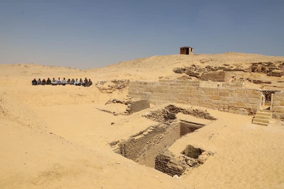 Archaeologists working southeast of the Giza Pyramids have discovered part of a cemetery that dates back about 4,500 years. 