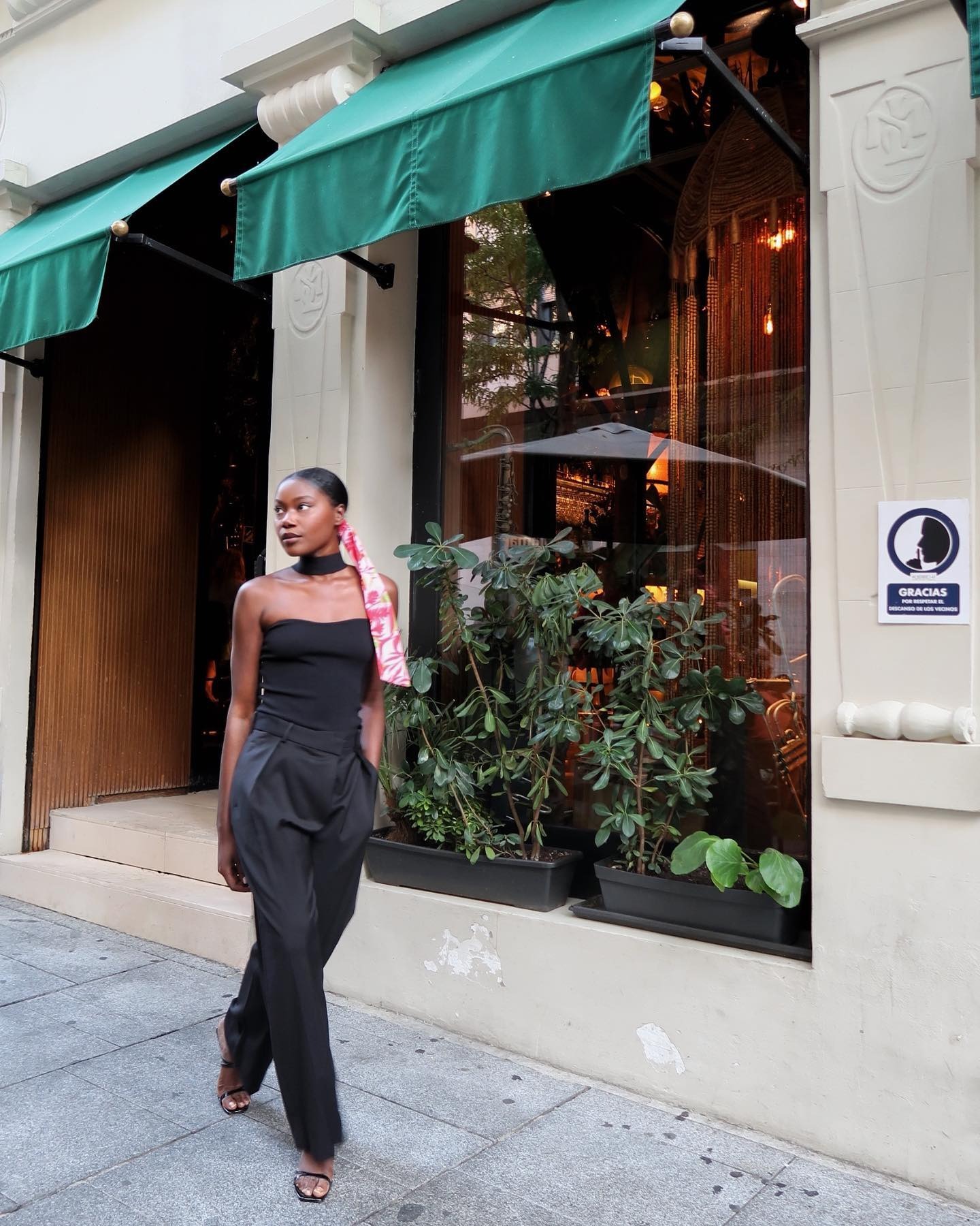 @andi_mun wearing one of the best strapless tops