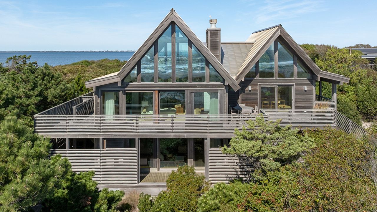 6 unmatched homes on Long Island, N.Y