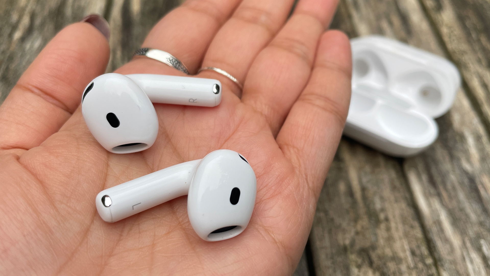 Apple AirPods 4 with Active Noise Cancellation