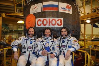 Expedition 33 Crew With Capsule